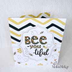 BEE-you-TIFUL Θεματικό προσκλητήριο βάπτισης με θέμα Μελισσούλα